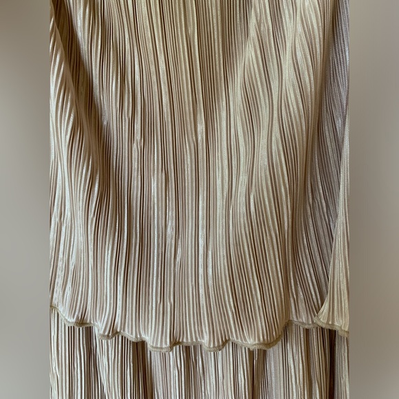 Forever 21 spaghetti, strap,￼ midi gold dress size medium - Picture 3 of 6